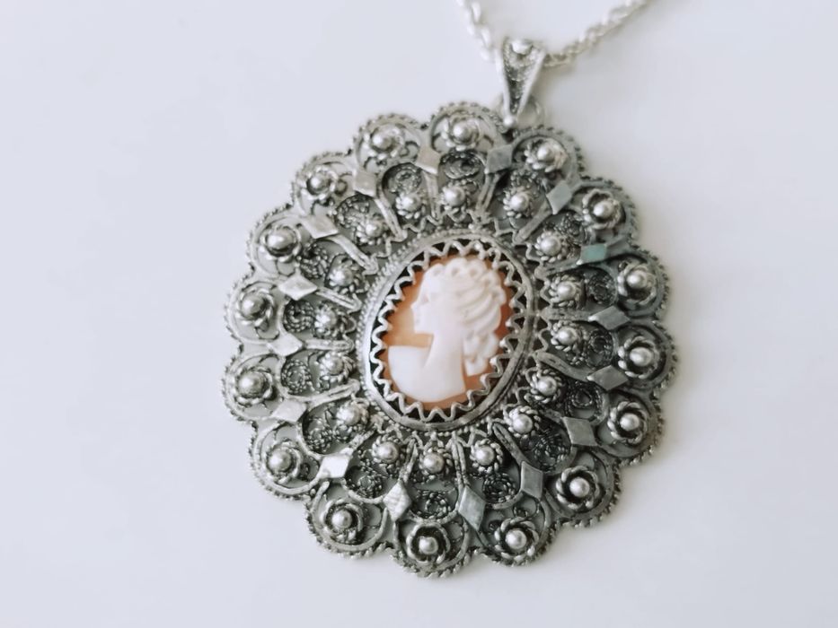 Vechi colier lant argint 800, pandantiv camee, rama filigran, copii