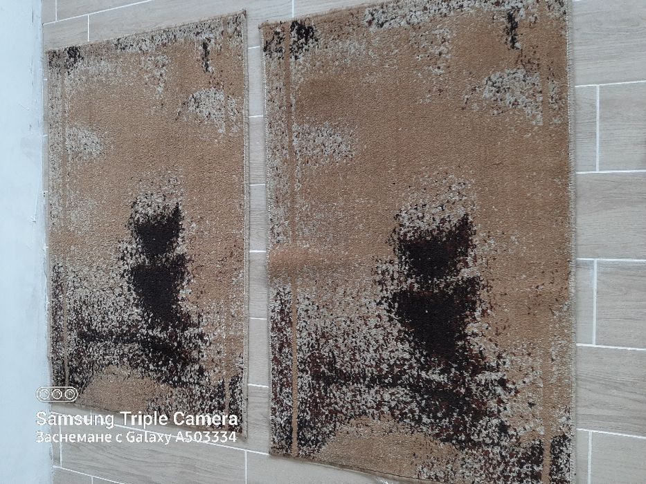 Продавам 2 бр.килимчета.