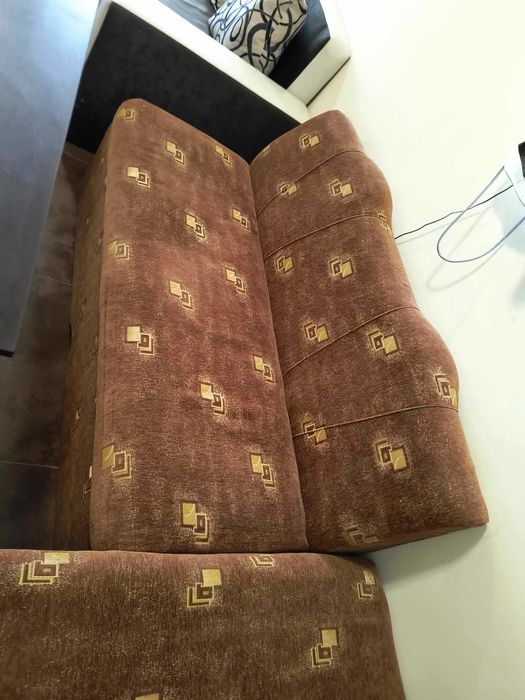 Ъглов диван - подходящ за хол и кухня - разтегателен