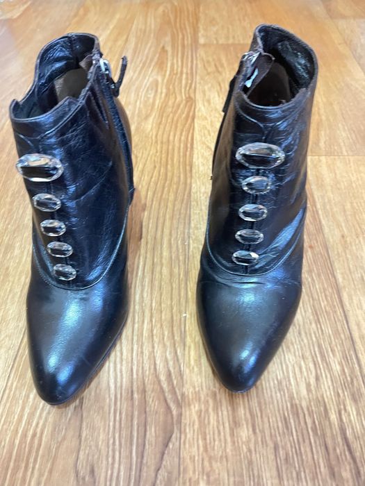 Продам женский  ботильон