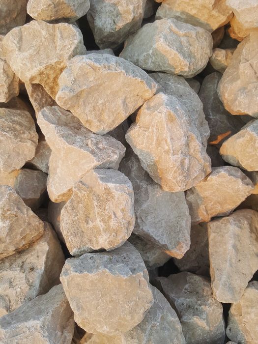 Nisip, piatra drena, pamant negru vegetal de padure, gazon, gradina