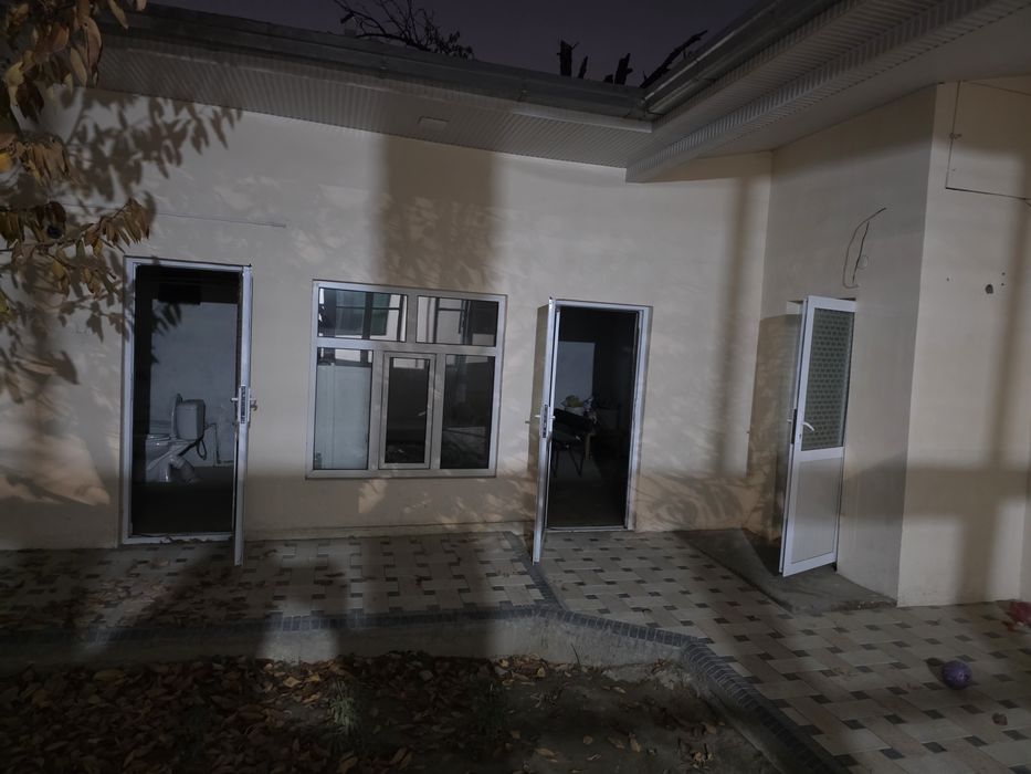 Яккасарой,Ракатда аренда бор. Одам бемалол яшаса болади ва условия бор