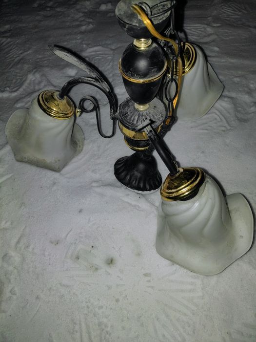 Продам люстру цена 2000тг