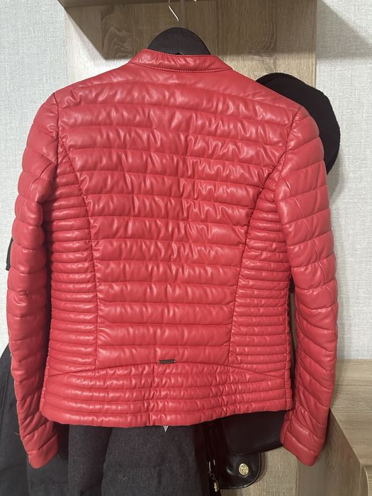 Верхняя женская одежда