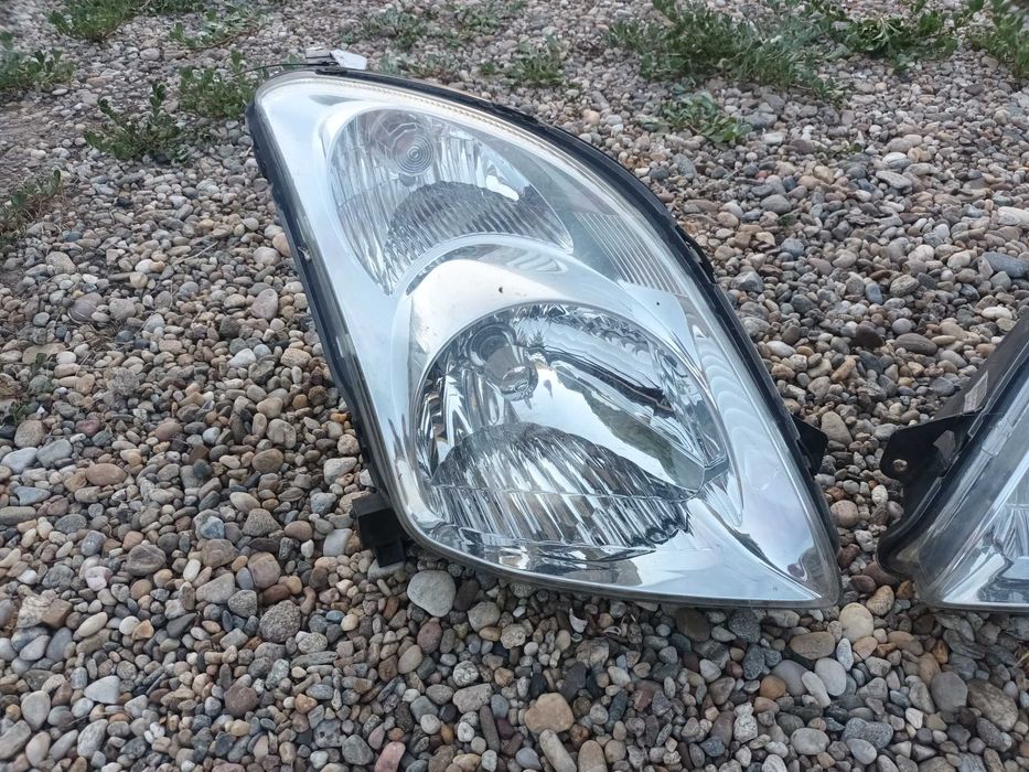 ляв и десен фар за сузуки суифт SUZUKI SWIFT 06 - 11 суйфт