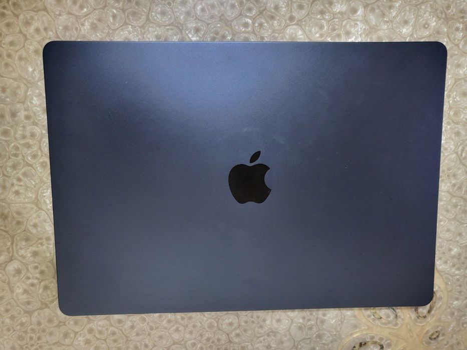 Macbook Air M3 15dyum (2024)  16GB/512GB midnight blue yangi sotilladi