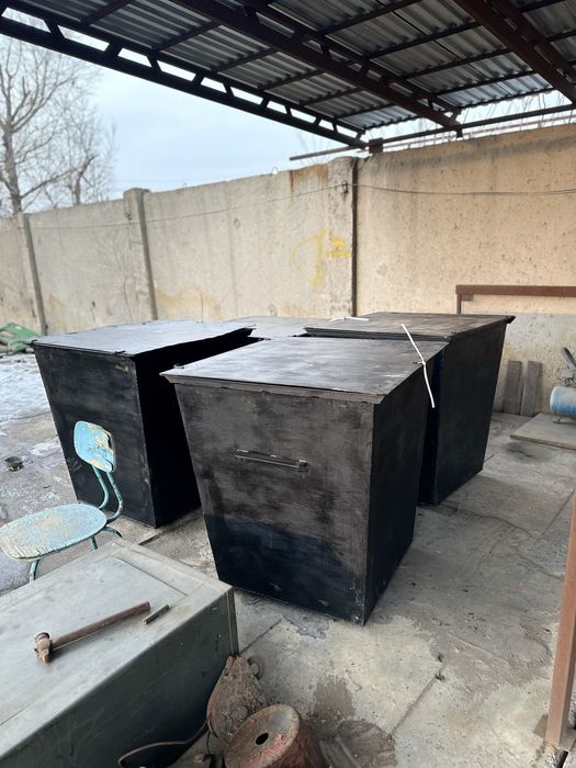 Мусорные контейнеры