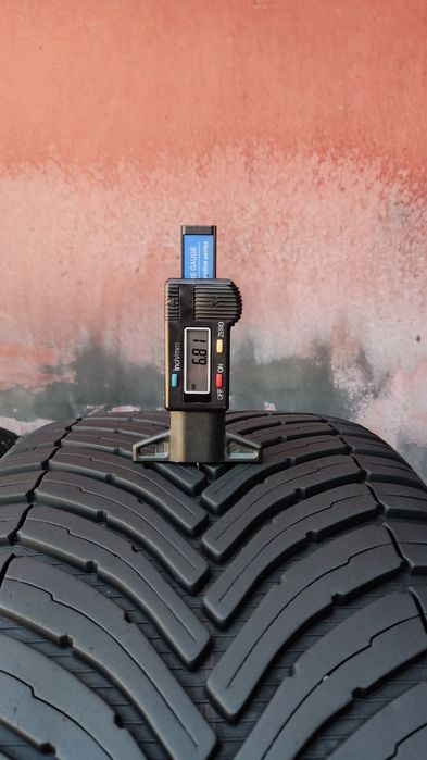 1 брой всесезонна гума 225/50/17 Bridgestone Turanza All Season 6
dot3923
