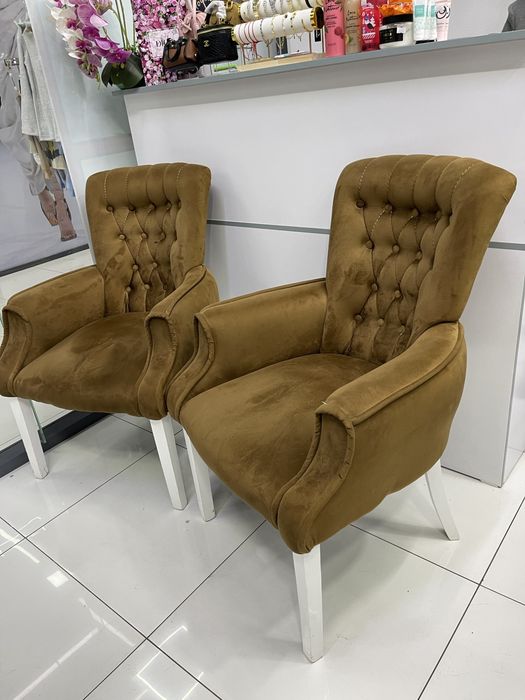 Yumshoq mebel sotiladi