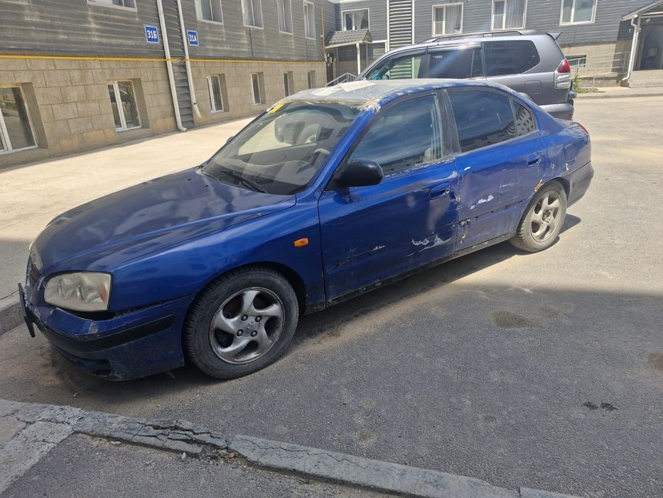 Машина Хюндай элантра
