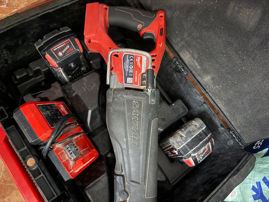 Саблен трион Milwaukee M18 FUEL SAWZALL