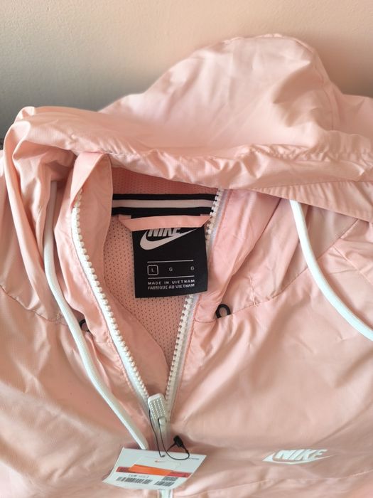 Лека горница /ветровка Nike