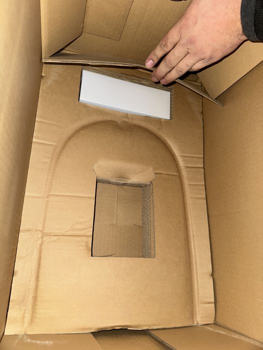 подвесной  унитаз и ванна. Оригинал.