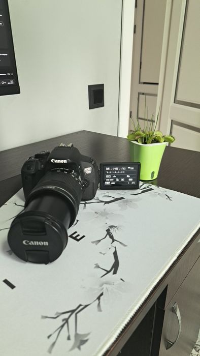 Canon EOS 700D + 18–135 IS STM