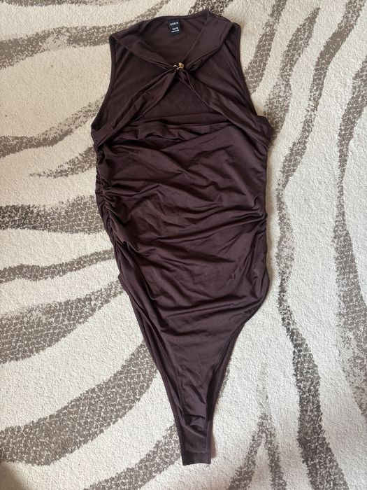 Бодита в черно и кафяво