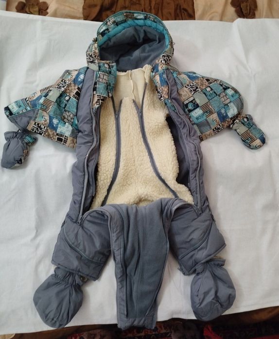 Продам детский комбинезон