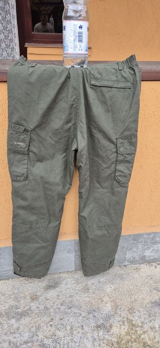 Pantaloni Fjallraven marimea 50 sau L, ca noi.