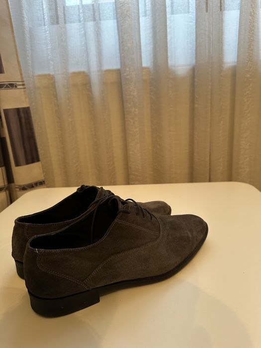 Pantofi din piele intoarsa