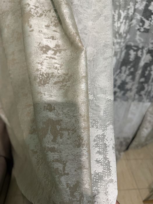 Продам шторы , тюль и карниз