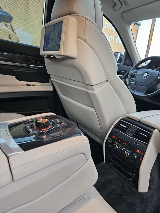 Bmw 730d Long 5 butoane Full options.Rate cu buletinul!