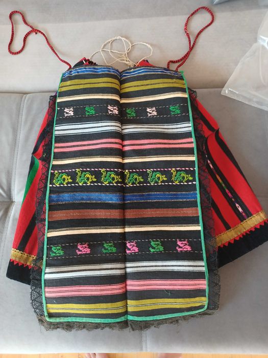 Автентична женска народна носия