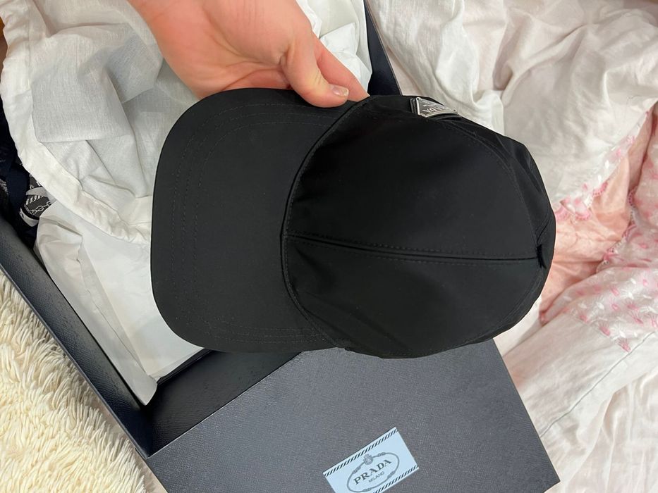 Кепка Prada в черном цвете