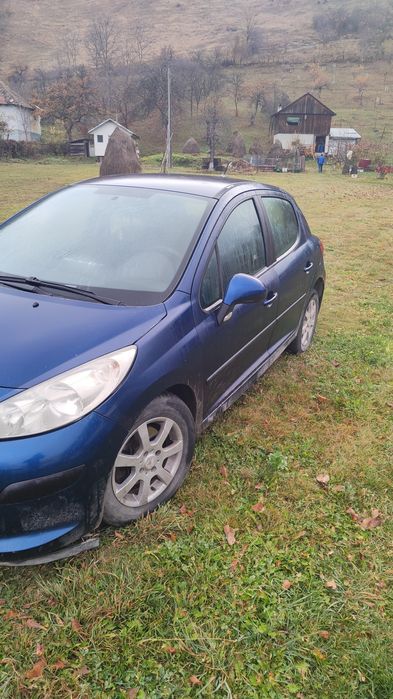 Vând Peugeot 207 sau schimb cu 4x4