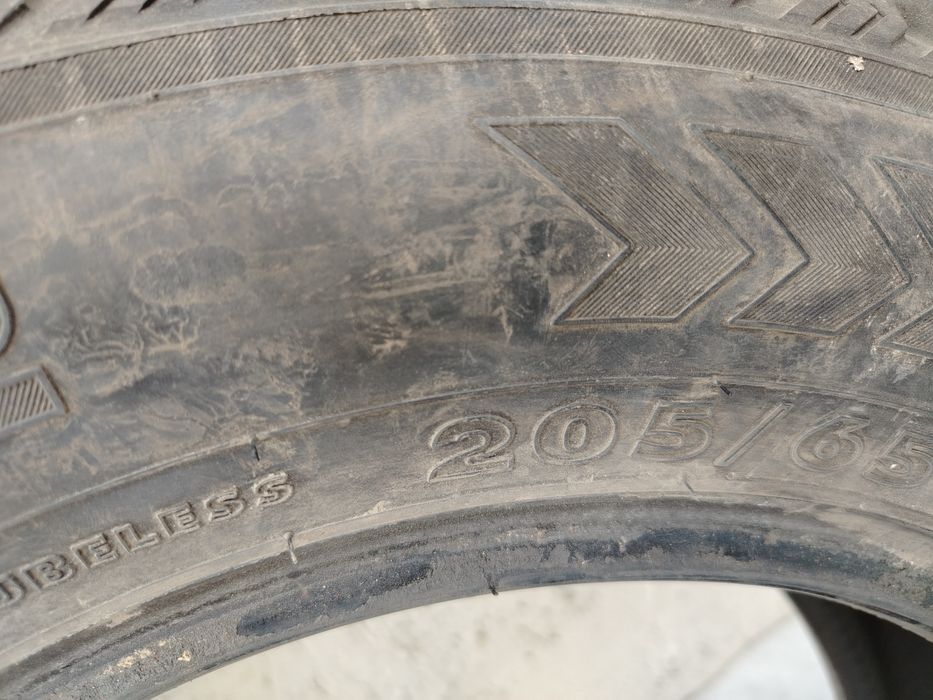 Продам зимнею резину