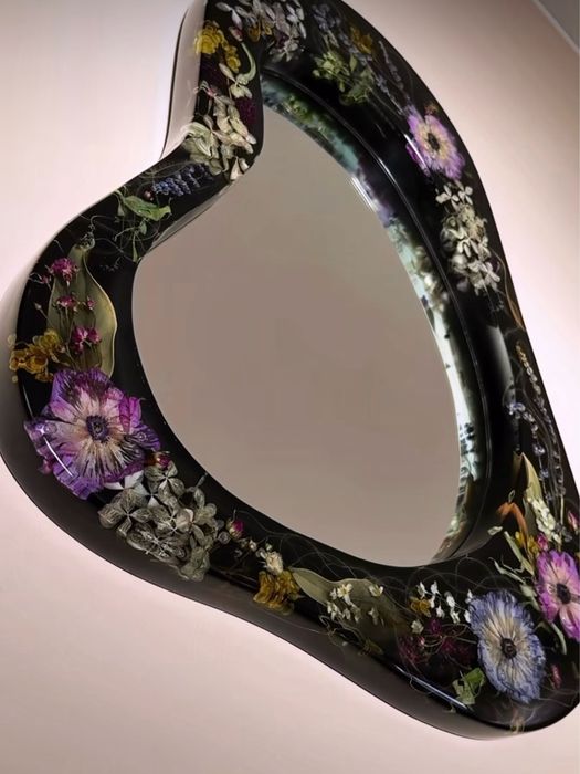 Vand oglinda din rasina epoxidica si flori