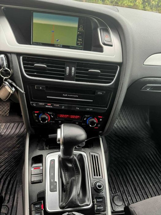 Audi A4/B8 3.0 quattro 240к.с.
ALLROAD,  Автоматик