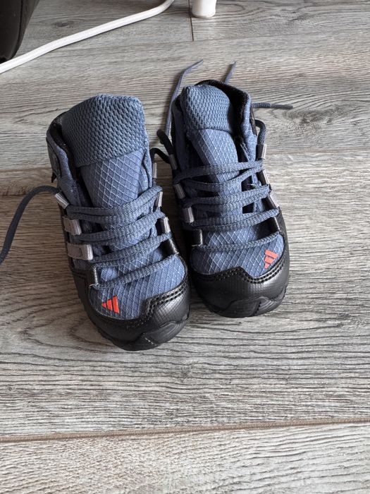 Детски зимни обувки Adidas GORE-TEX Terrex 19