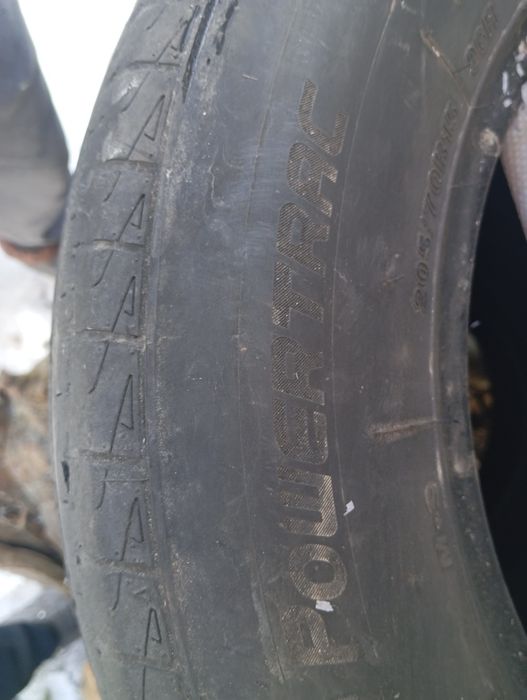 Продам покрышку  205/70/15