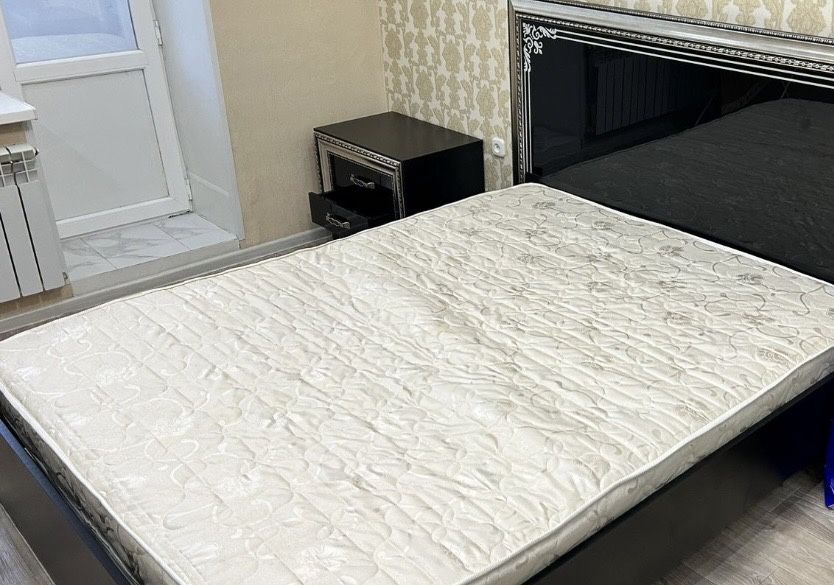 Продам спальный гарнитур
