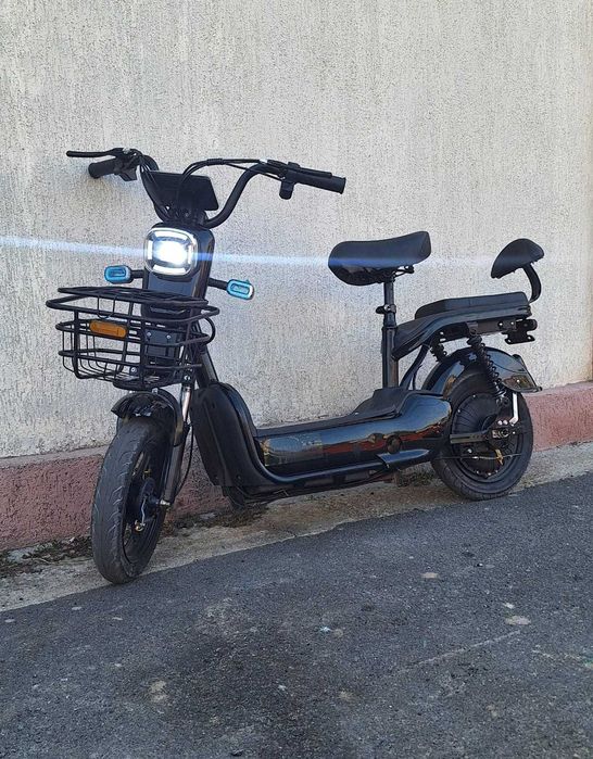 Scuter electric Nou LCD boxe li-ion viteza 50 km trotineta electrica