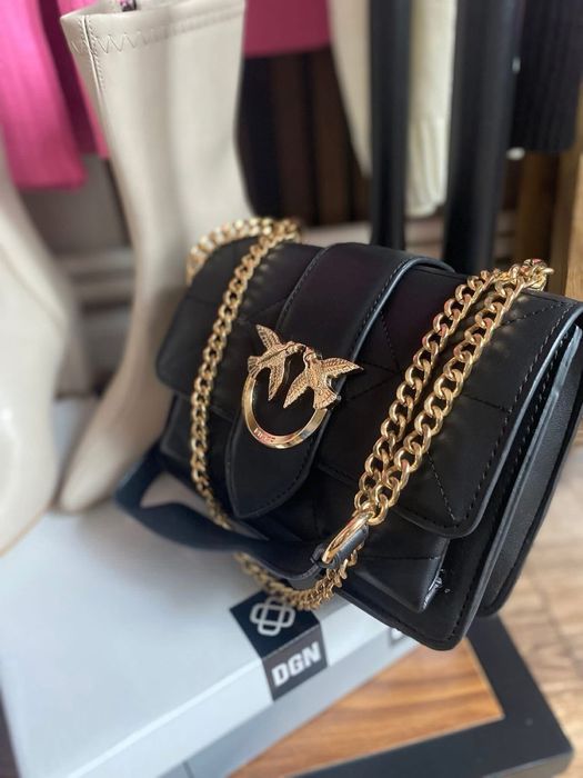 Чанти PINKO, кожата е като естествена