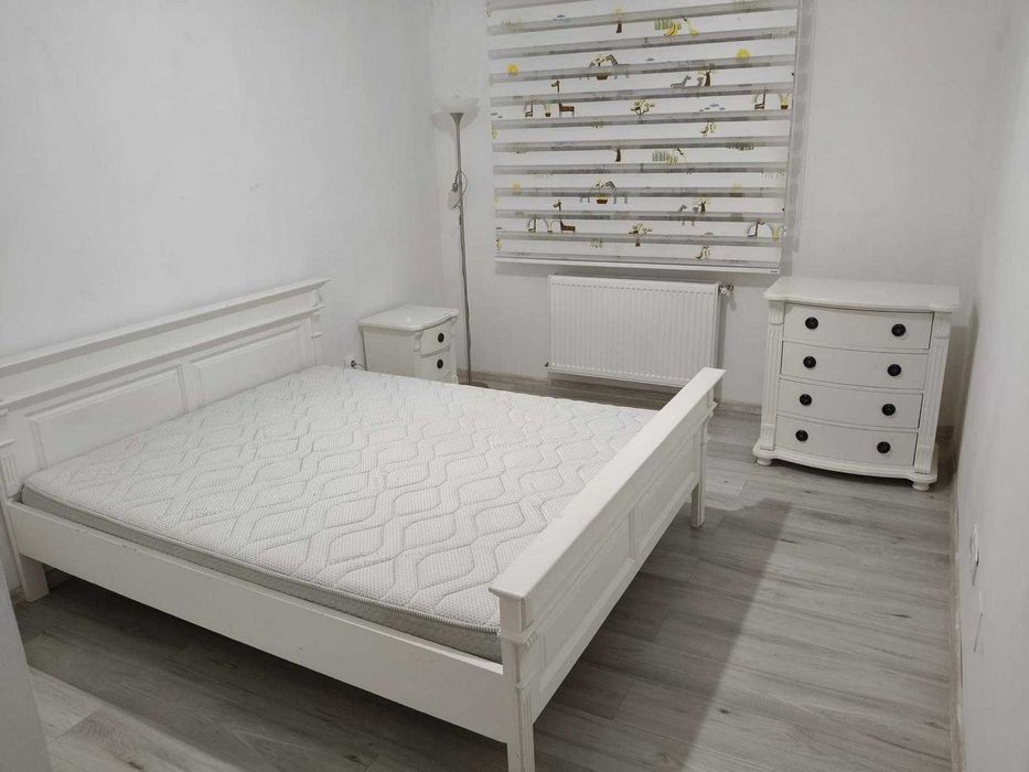 Închiriez apartament