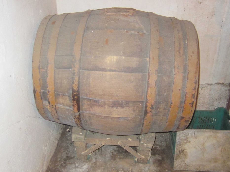 Дъбова бъчва за вино