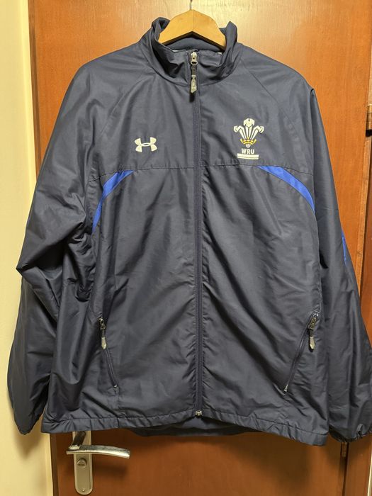 Яке Under Armour  на националния отбор по ръгби на Уелс