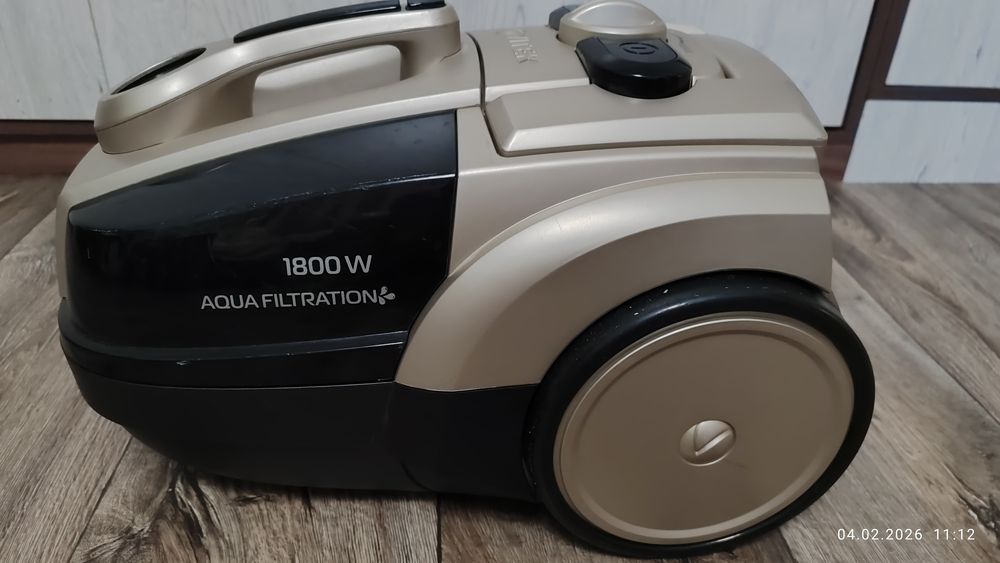 Продам пылесос .