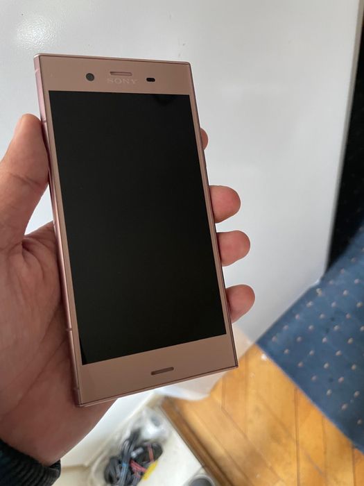 Sony XPERIA XZ1 model:G8343 culoarea gold rose ,impecabil,ca nou!!