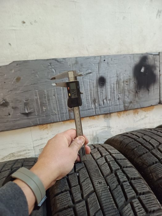 гуми 235/55/19 8+мм DOT21 зимни