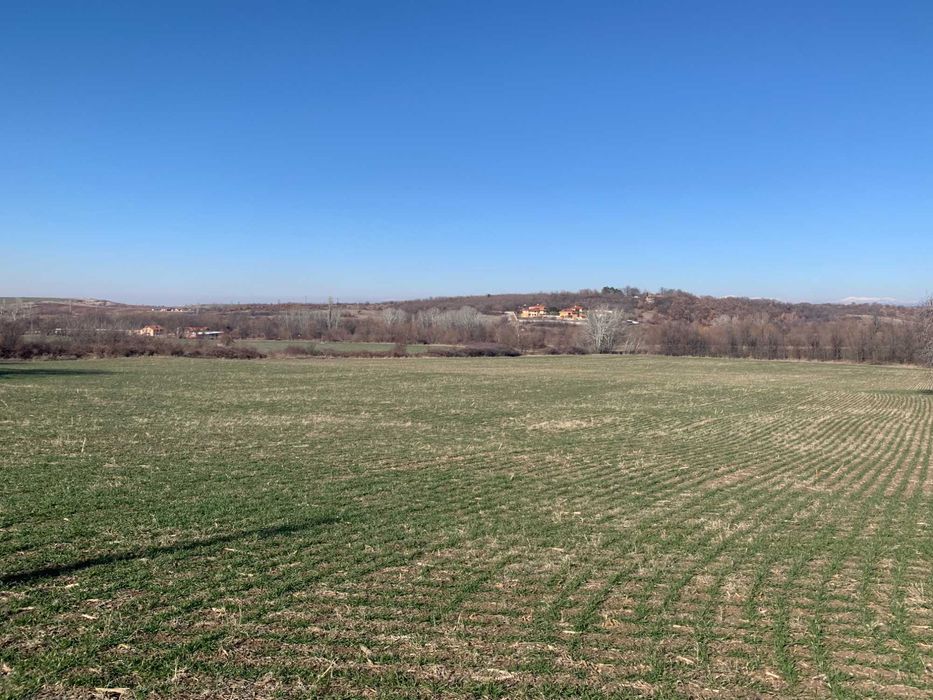 Продавам 1/3 идеални части от нива в с. Мулдава м. СТАРАТА КОЛИБА