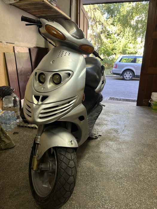 Скутер Suzuki AY50