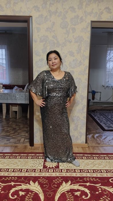 Платья разные 52-54