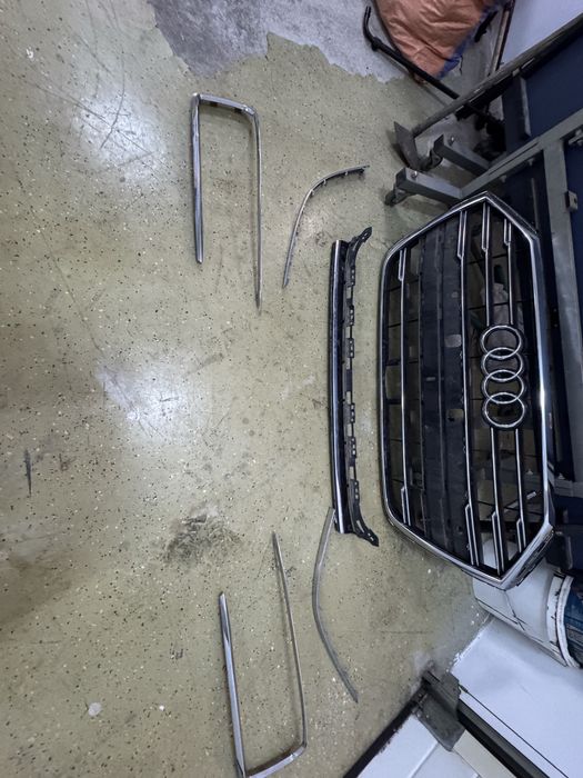 Grila completa ornamente crom Audi A8 6.0Tfsi E 2020
