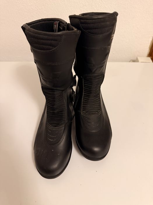 Cizme motocicleta Vanucci in stare impecabila marimea 38