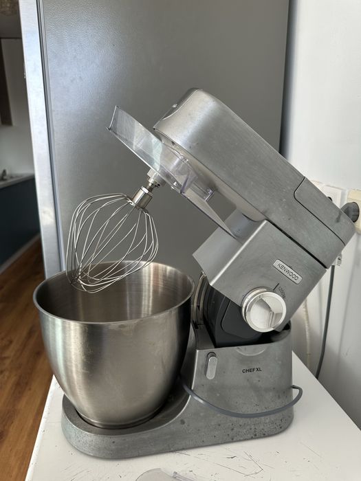 Миксер Kenwood почти новый