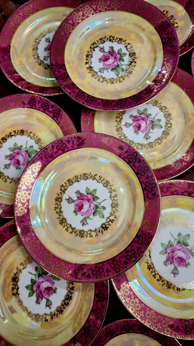 Чайно-кофейный сервиз на 12 перс. Мадонна "Роза". Дёшево ! ГДР