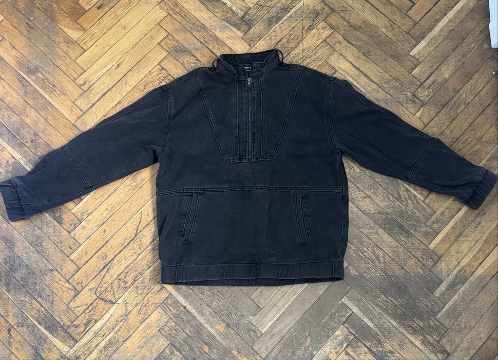 Продавам hoodie.