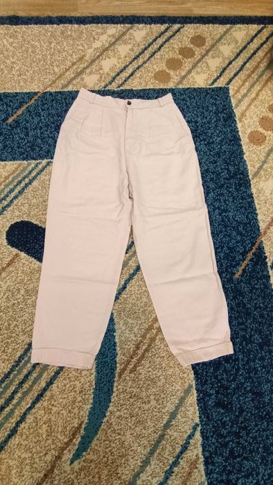 Vând pantalonii de primavara, vara